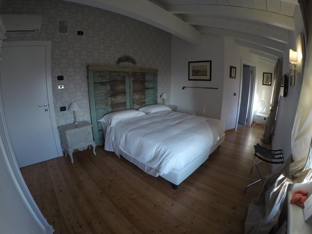 Garda & Golf Bed & Breakfast Каприно Веронезе Стая снимка
